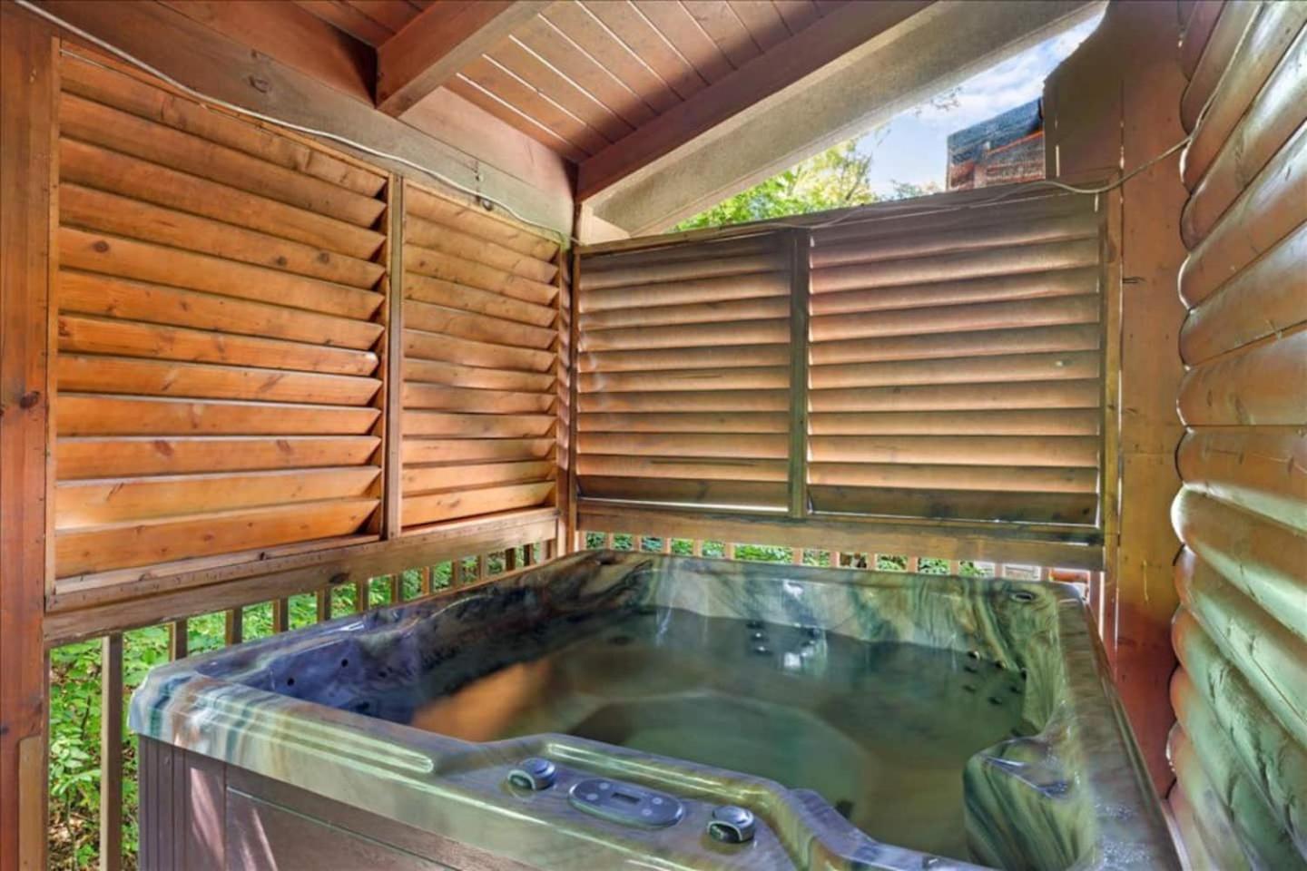 5Br Smoky Cabin Hot Tub, Games, 1 Mi To Parkway Пиджен Фордж Екстериор снимка