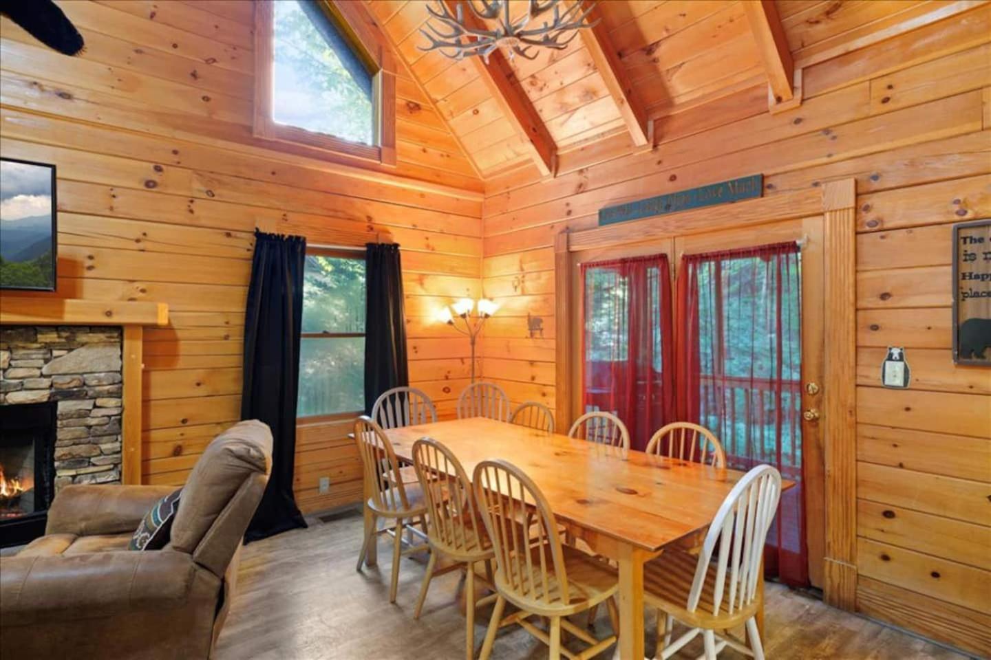 5Br Smoky Cabin Hot Tub, Games, 1 Mi To Parkway Пиджен Фордж Екстериор снимка