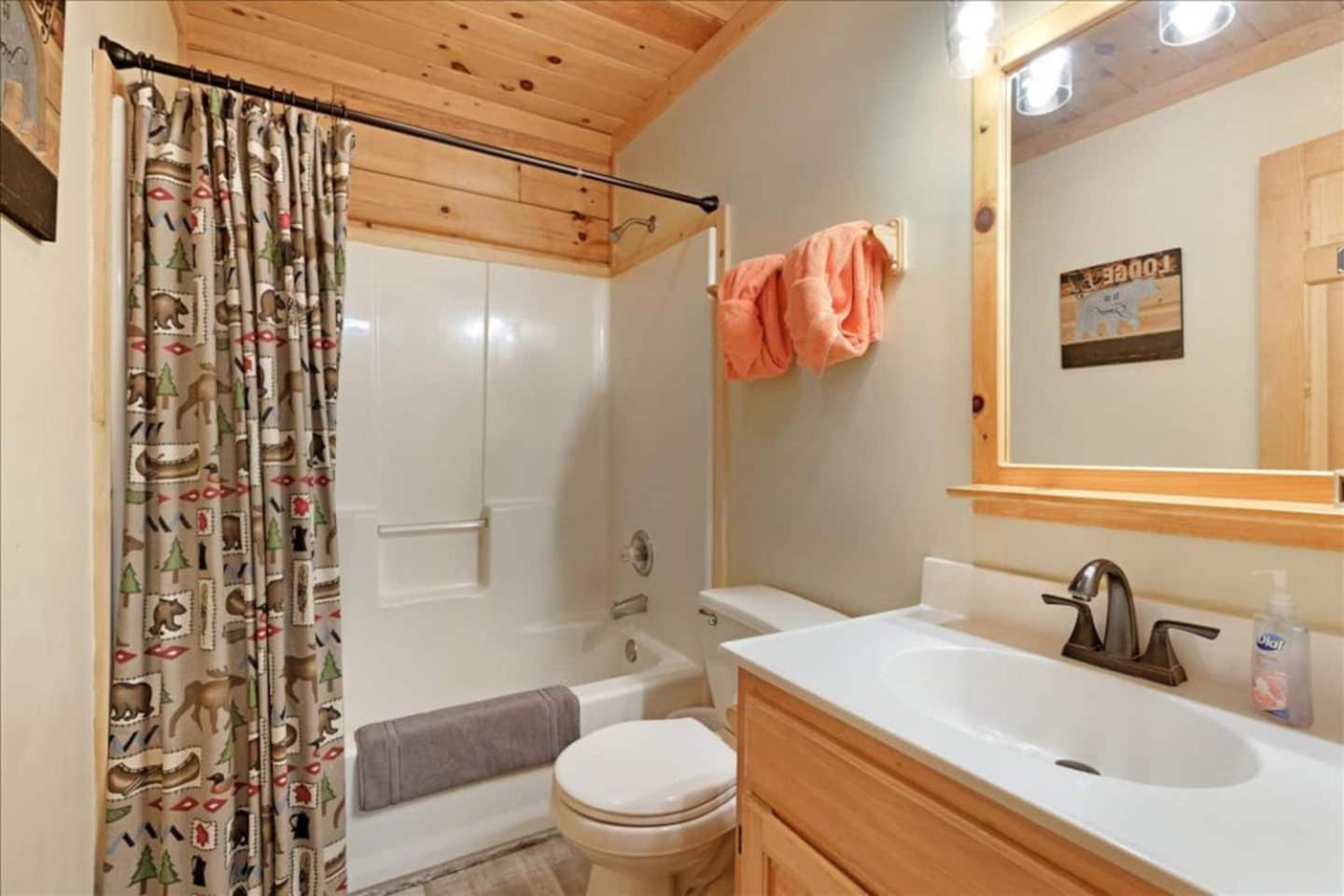 5Br Smoky Cabin Hot Tub, Games, 1 Mi To Parkway Пиджен Фордж Екстериор снимка