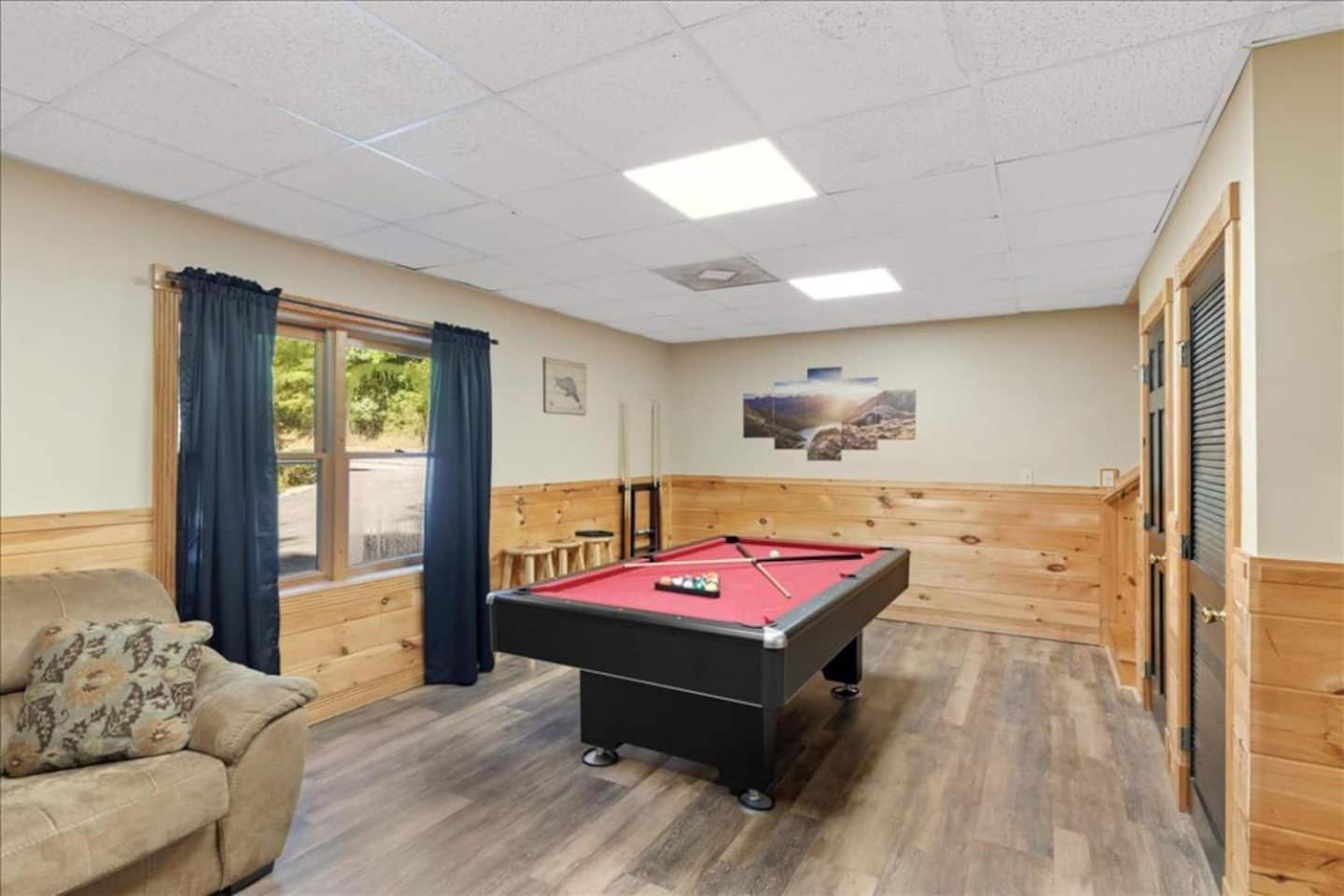 5Br Smoky Cabin Hot Tub, Games, 1 Mi To Parkway Пиджен Фордж Екстериор снимка