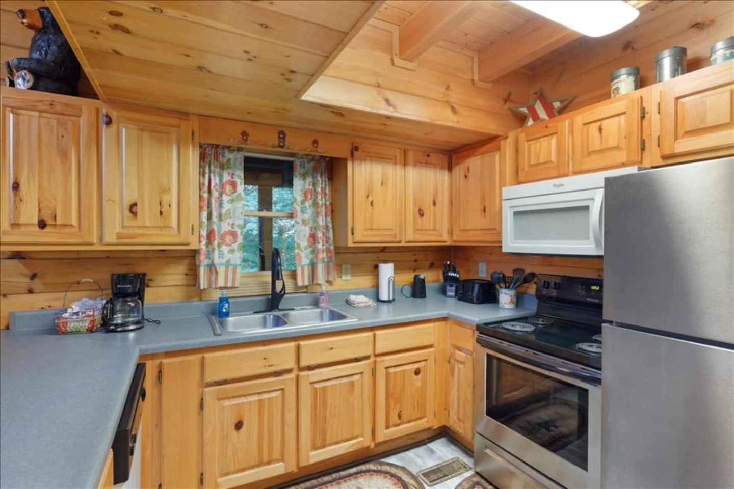 5Br Smoky Cabin Hot Tub, Games, 1 Mi To Parkway Пиджен Фордж Екстериор снимка