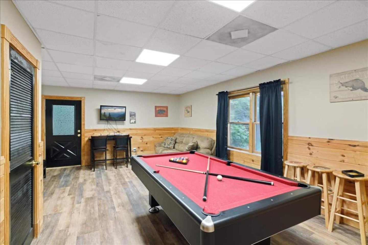 5Br Smoky Cabin Hot Tub, Games, 1 Mi To Parkway Пиджен Фордж Екстериор снимка